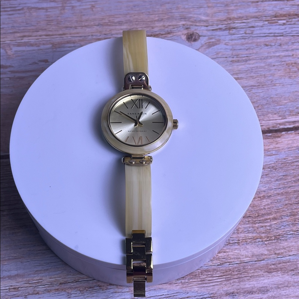 Anne Klein Midsized 34mm Women's Gold Acrylic Horn Bracelet Watch *New Battery*